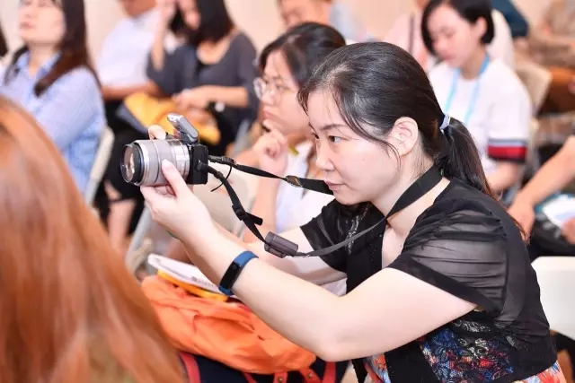 上海的都会更新，，地标性修建