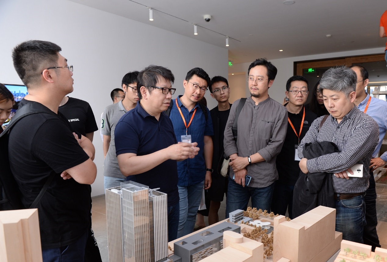 来访联合结业设计高校师生旅行AGGAME办公空间